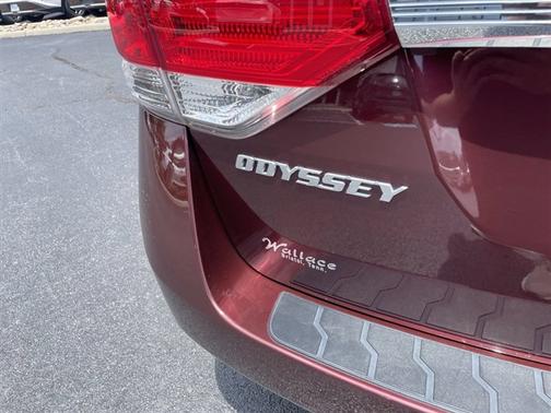 Red 2016 Honda Odyssey EX-L