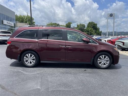 Red 2016 Honda Odyssey EX-L
