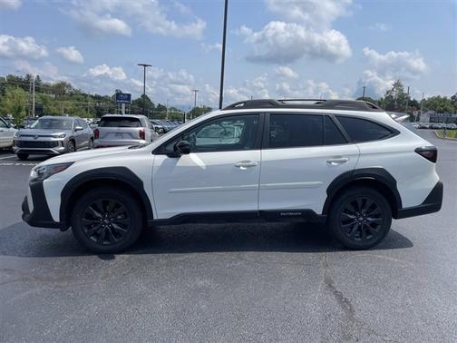 Crystal White Pearl 2024 Subaru Outback Onyx Edition