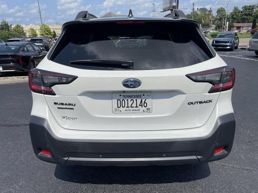 Crystal White Pearl 2024 Subaru Outback Onyx Edition