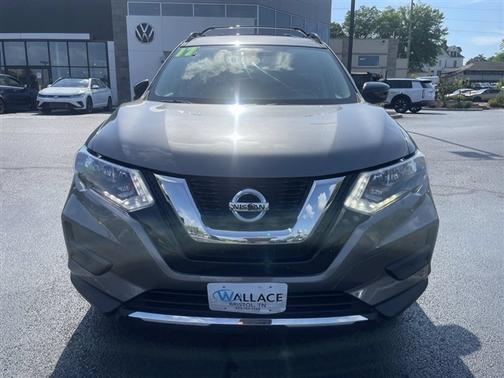Gun Metallic 2017 Nissan Rogue SV
