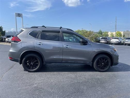 Gun Metallic 2017 Nissan Rogue SV