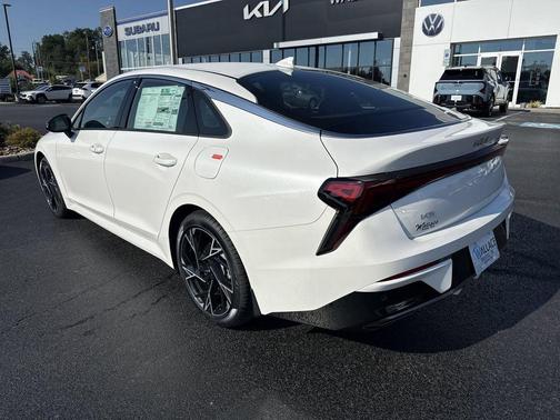 Snow White Pearl 2026 Kia K5 GT-Line