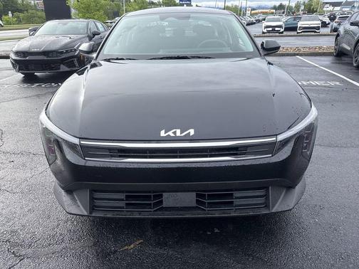 Aurora Black Pearl 2026 Kia K4 LXS