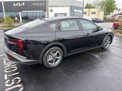Aurora Black Pearl 2026 Kia K4 LXS