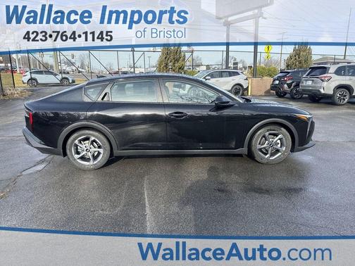 Aurora Black Pearl 2026 Kia K4 LXS