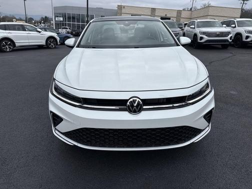 Opal White Pearl 2026 Volkswagen Jetta 1.5T SE