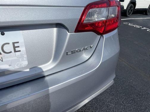 Ice Silver Metallic 2019 Subaru Legacy 2.5i Premium