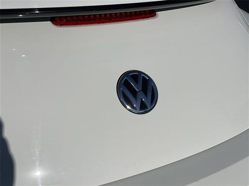 2015 Volkswagen Beetle Auto 1.8T