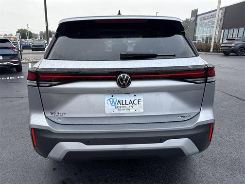 2025 Volkswagen Tiguan 2.0T SE