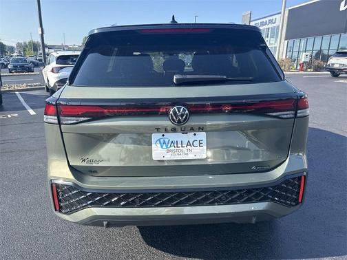 2025 Volkswagen Tiguan 2.0T SE R-Line Black
