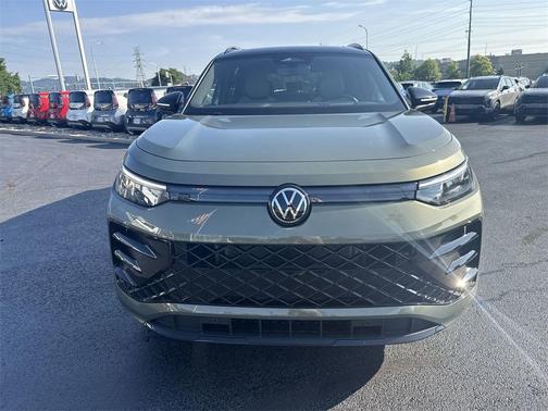 2025 Volkswagen Tiguan 2.0T SE R-Line Black