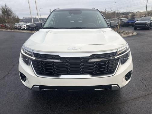 Clear White / Black Roof 2026 Kia Seltos S