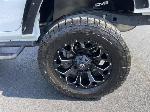 Bright White Clearcoat 2017 Jeep Wrangler Unlimited Sahara