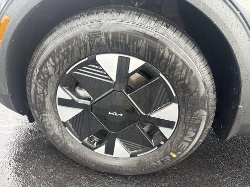 Gravity Gray 2026 Kia Sportage Hybrid LX