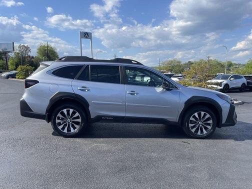 Ice Silver Metallic 2024 Subaru Outback Limited XT