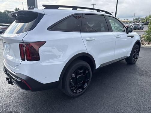 Glacial White Pearl 2026 Kia Sorento X-Line SX Prestige