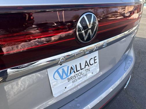 Silver Mist Metallic 2026 Volkswagen Atlas 2.0T SE