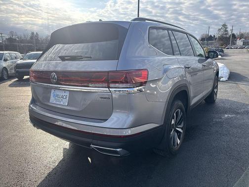 Silver Mist Metallic 2026 Volkswagen Atlas 2.0T SE