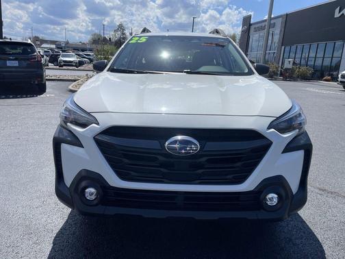 Crystal White Pearl 2025 Subaru Outback