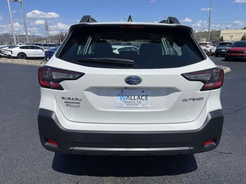 Crystal White Pearl 2025 Subaru Outback