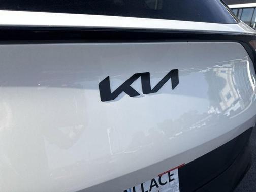 Snow White Pearl 2026 Kia Sportage Hybrid X-Line