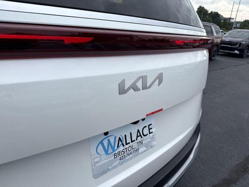 Snow White Pearl 2026 Kia Carnival LXS