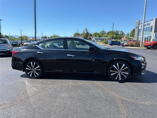 Black 2019 Nissan Altima 2.5 Platinum