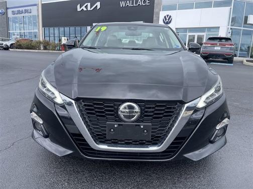 Black 2019 Nissan Altima 2.5 Platinum