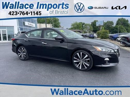 Black 2019 Nissan Altima 2.5 Platinum