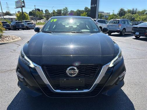 Black 2019 Nissan Altima 2.5 Platinum