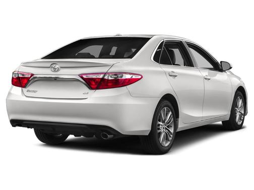 Pearl 2015 Toyota Camry SE