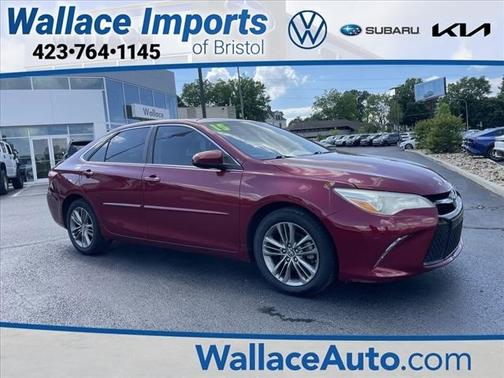 Pearl 2015 Toyota Camry SE