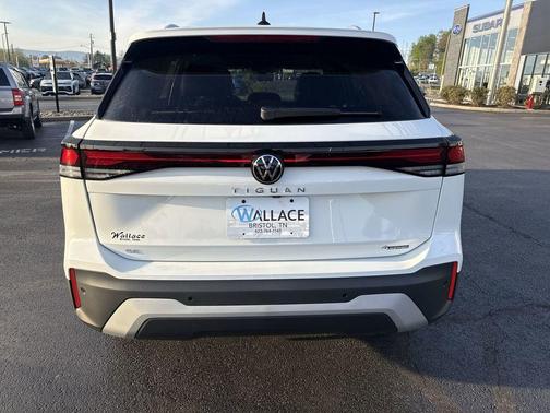 Pure White 2026 Volkswagen Tiguan 2.0T SE