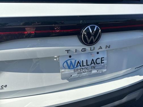 Pure White 2025 Volkswagen Tiguan 2.0T S
