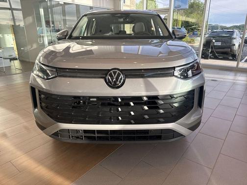 Pyrite 2026 Volkswagen Tiguan 2.0T S