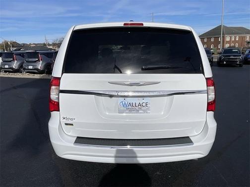 2014 Chrysler Town & Country Touring