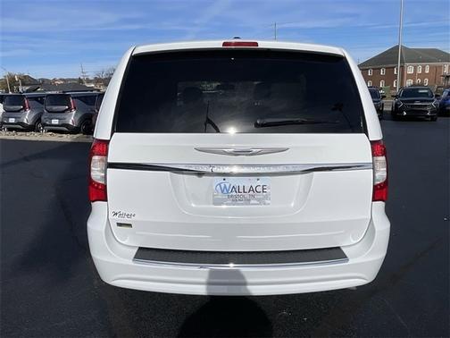 2014 Chrysler Town & Country Touring