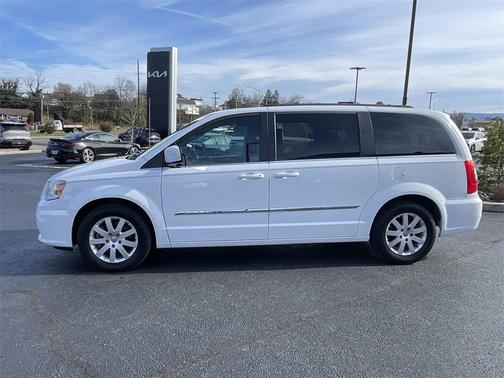 2014 Chrysler Town & Country Touring
