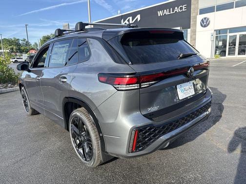 Platinum Gray Metallic 2026 Volkswagen Tiguan 2.0T SE R-Line Black
