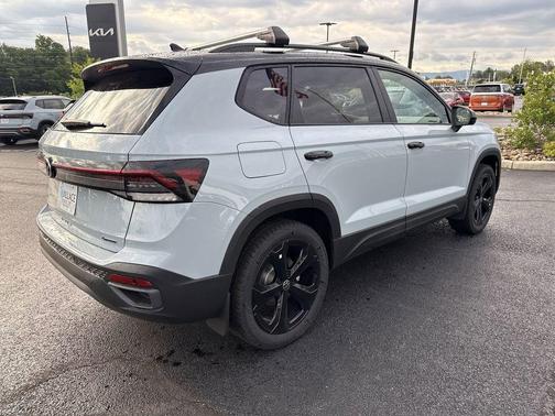 Gray 2026 Volkswagen Taos 1.5T SE Black