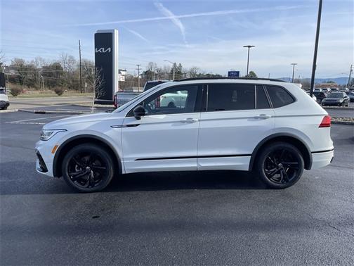 2023 Volkswagen Tiguan 2.0T SE R-Line Black