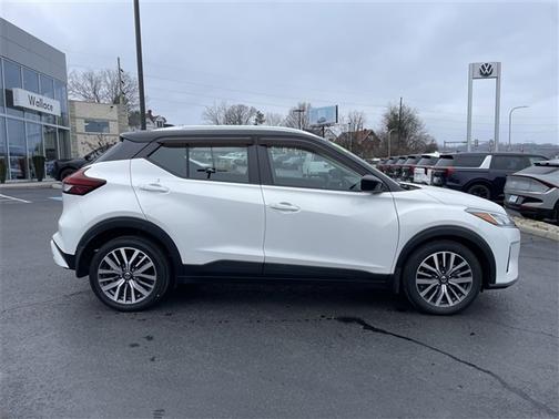 2021 Nissan Kicks SV