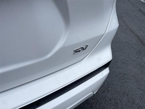 Aspen White / Super Black 2021 Nissan Kicks SV