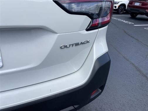 Crystal White Pearl 2024 Subaru Outback Premium