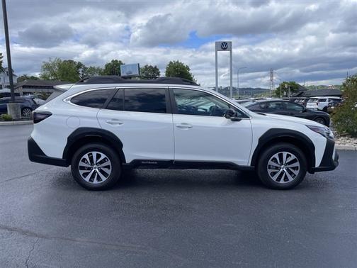 Crystal White Pearl 2024 Subaru Outback Premium
