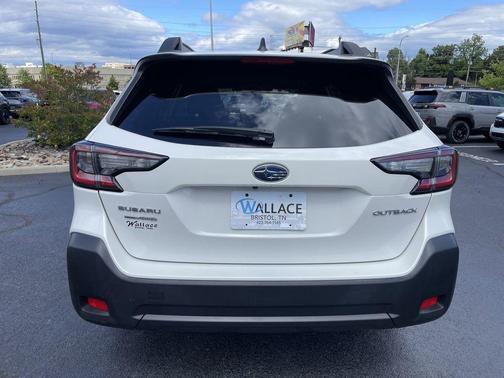 Crystal White Pearl 2024 Subaru Outback Premium