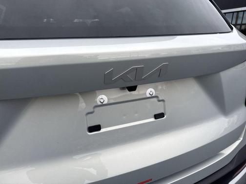 Ivory Silver 2026 Kia Sorento LX