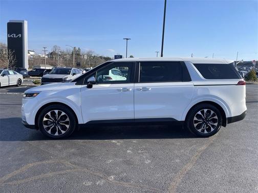 2023 Kia Carnival EX