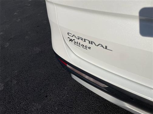 2023 Kia Carnival EX